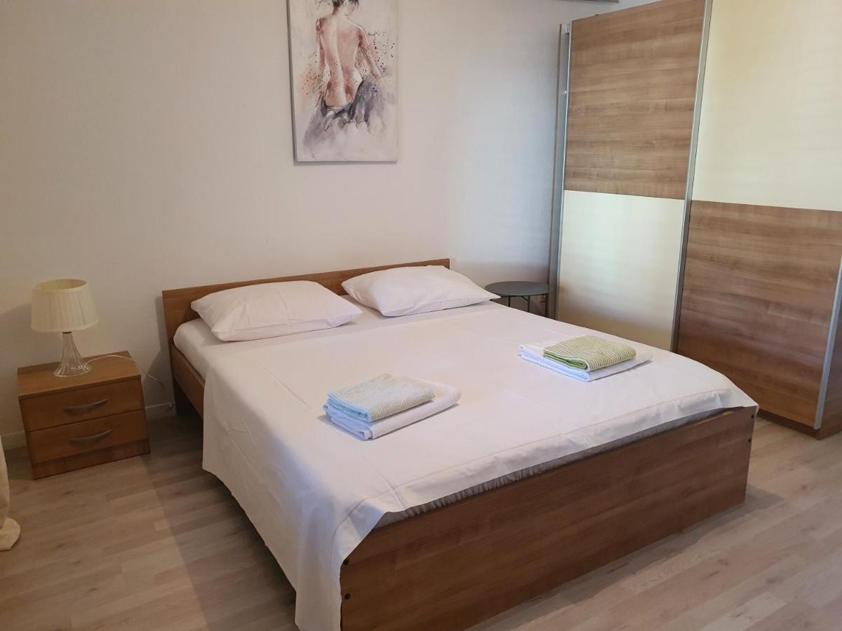Apartamento Apartman Luka Sinj Exterior foto